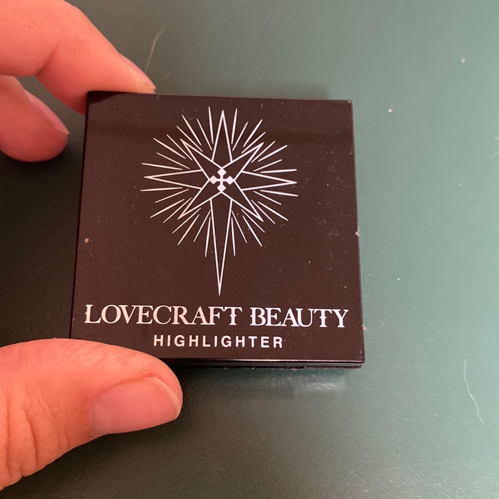 Brand new Lovecraft Beauty Highlighter